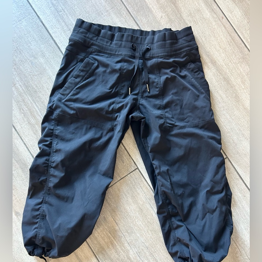 lululemon athletica Black Cropped Pants 6